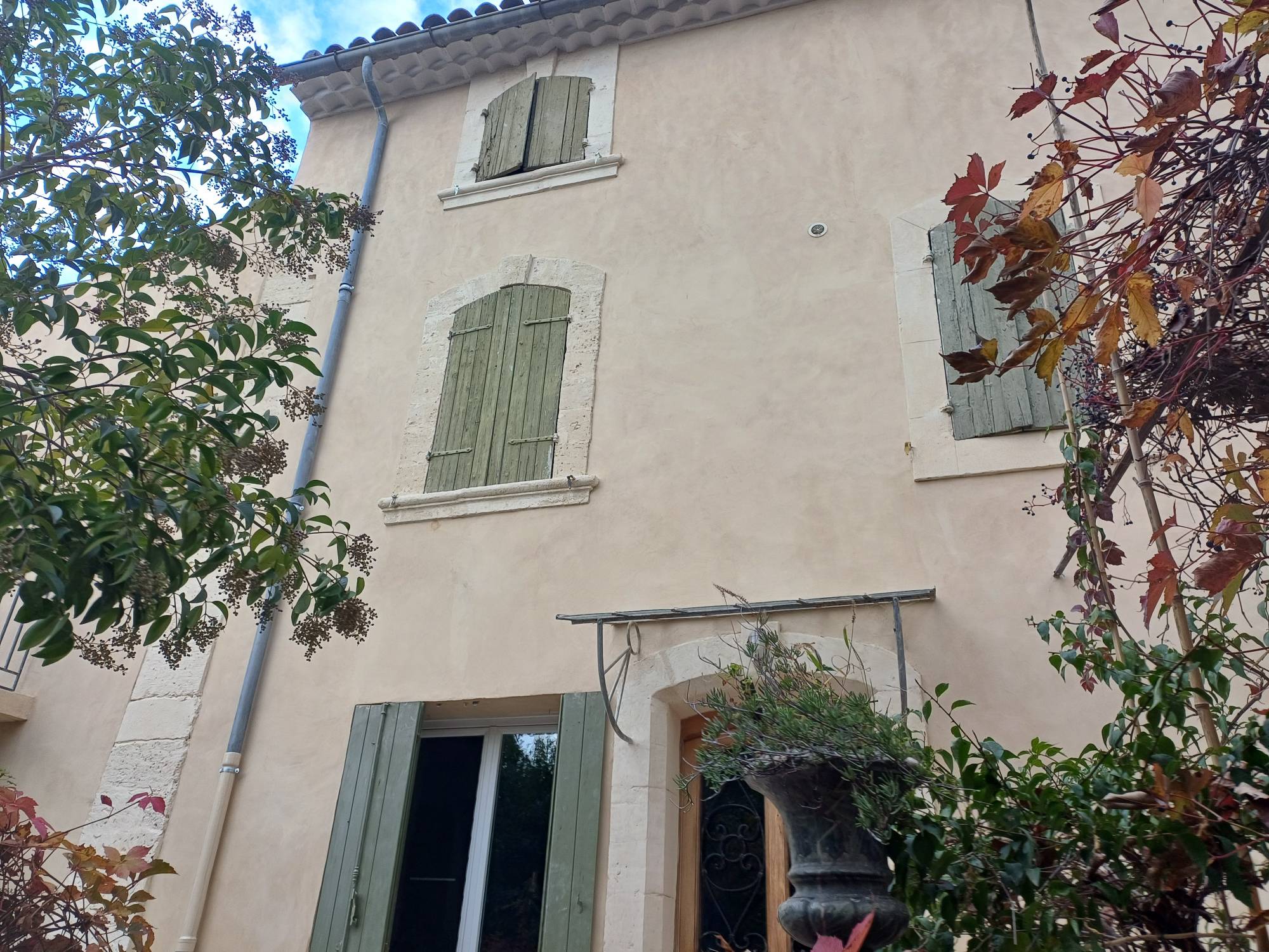 Maison de Village ravalement de façades à Mallemort (13370) dans un espace classé architecture remarquable 