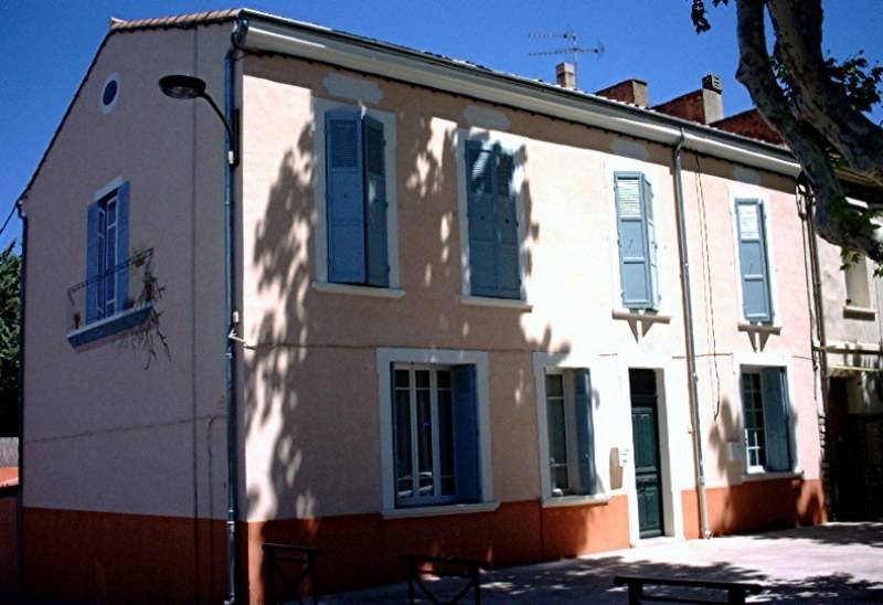 Ravalement de plusieurs façades dans le village de Trets