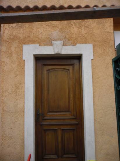 Ravalement d'une façade donnant sur la rue à Marseille (avant/après)