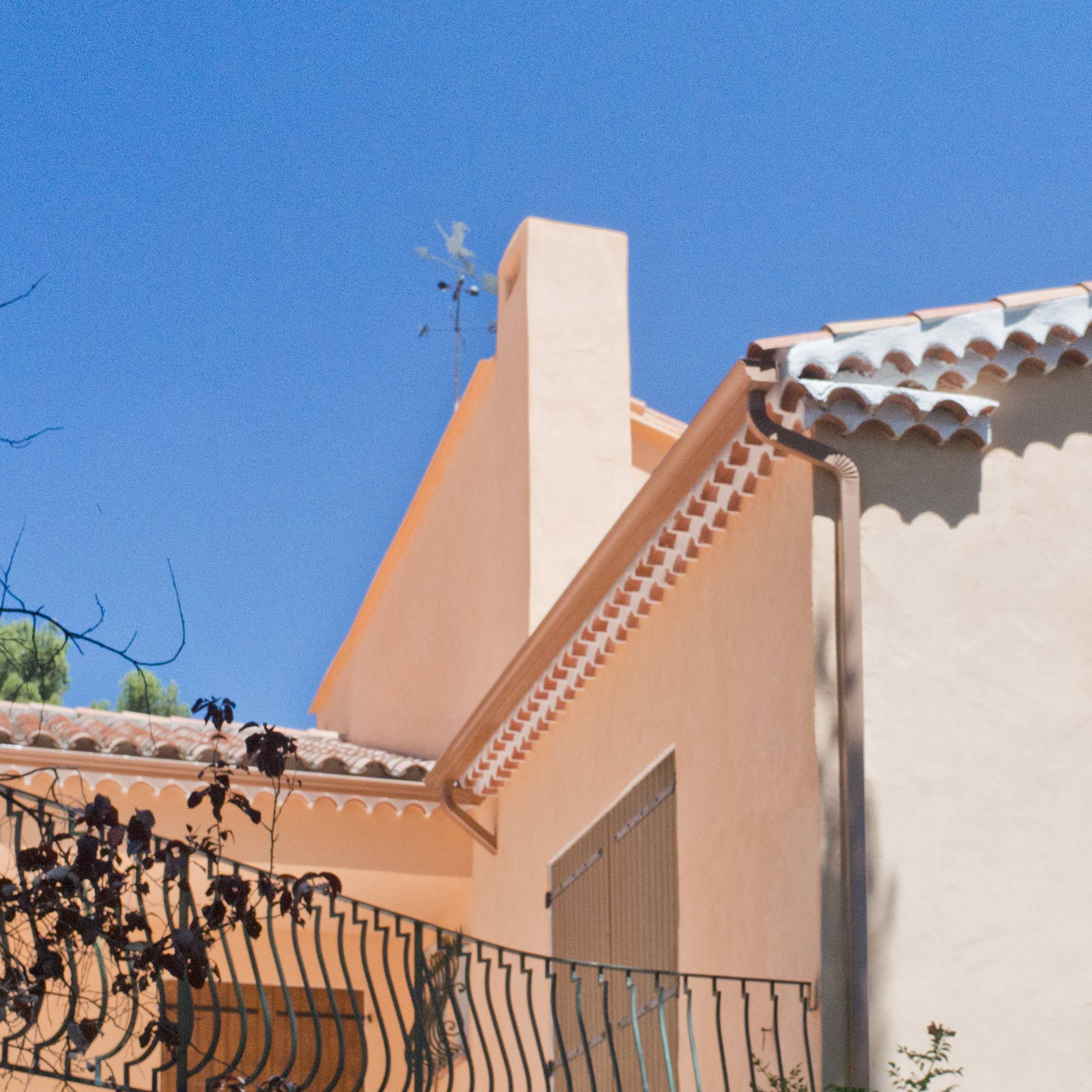 Ravalement de façades à l'enduit chaux Marmorino d'une villa contemporaine à Marseille (13012)