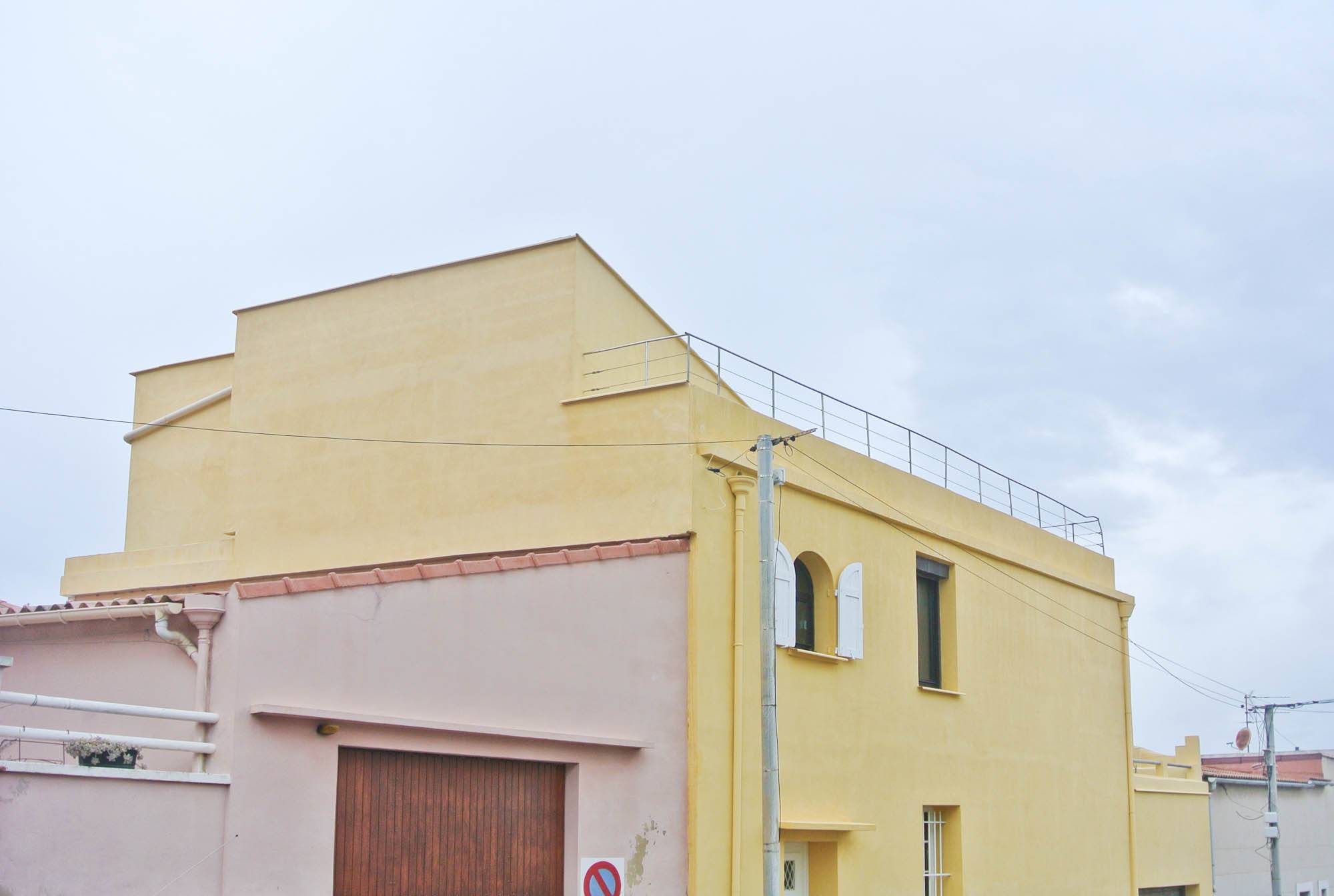 Isolation Thermique par l'Extérieur (ITE) procédé Relius Therm d'une maison de ville finition enduit chaux Marmorino Bericalce à Marseille (13008)