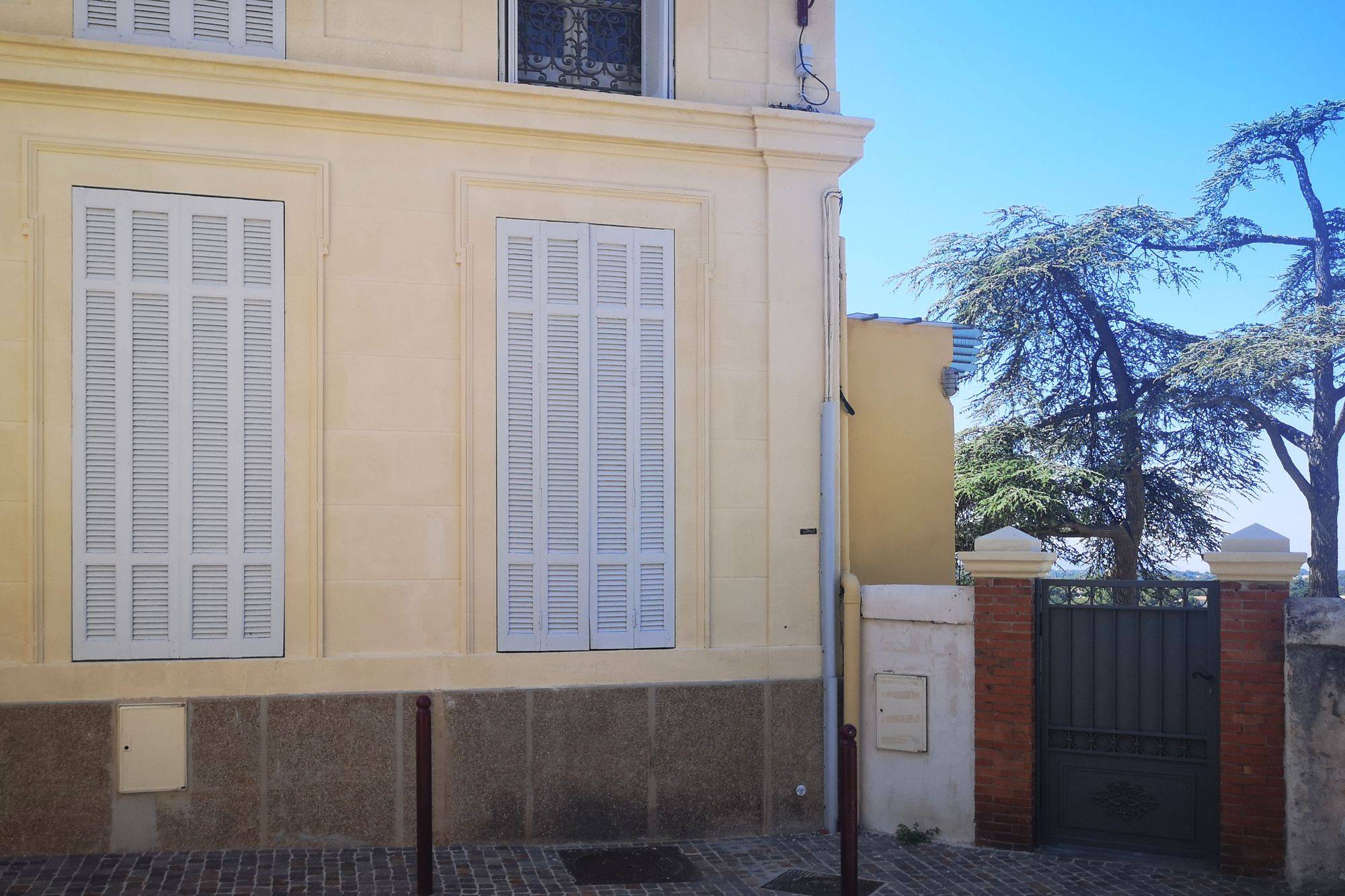 Réhabilitation d'une bastide provençale à Allauch (13190), ravalement de façades à l'enduit chaux NHL 3,5 et lait de chaux Punto Calce