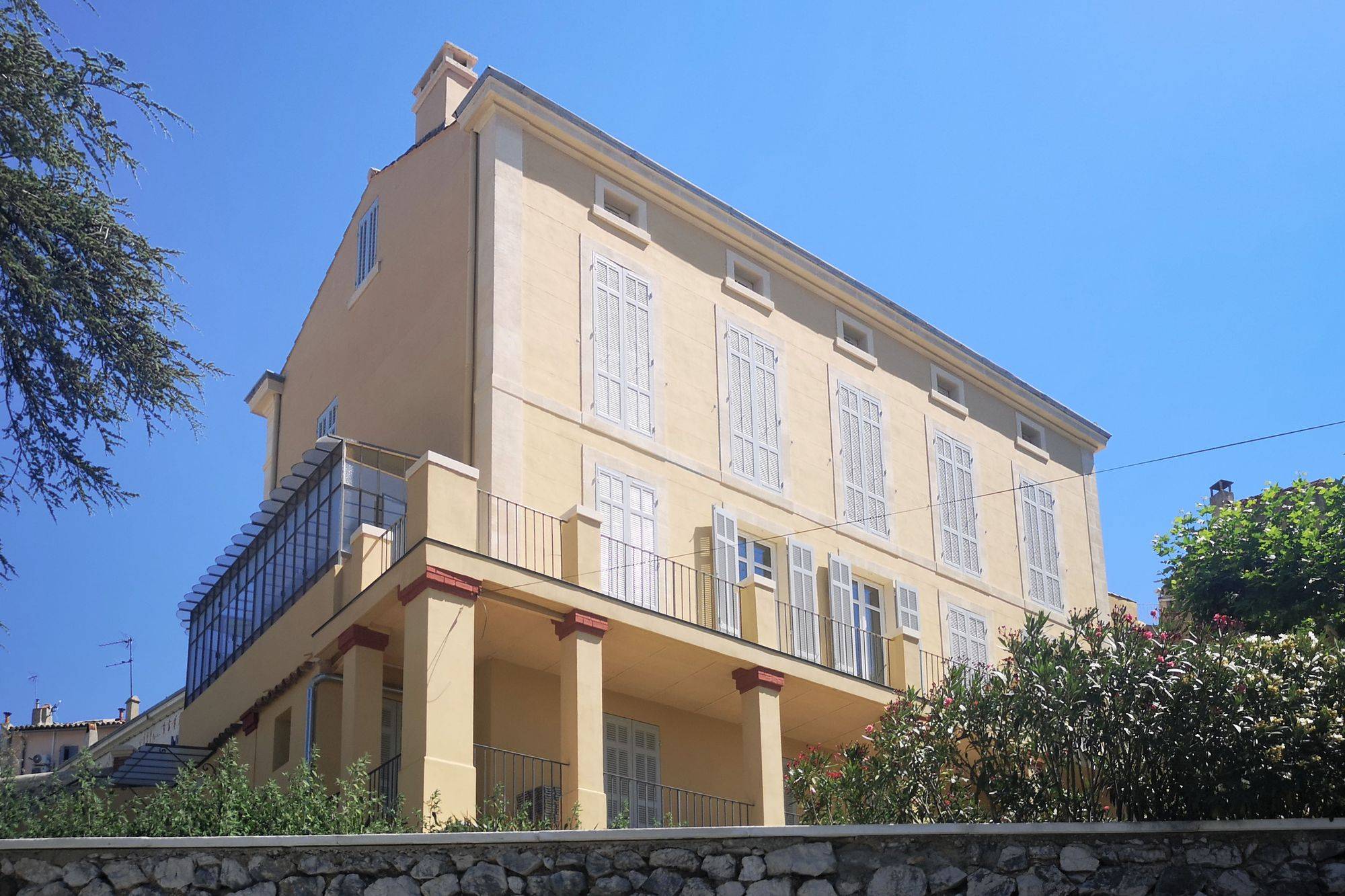 Réhabilitation d'une bastide provençale à Allauch (13190), ravalement de façades à l'enduit chaux NHL 3,5 et lait de chaux Punto Calce