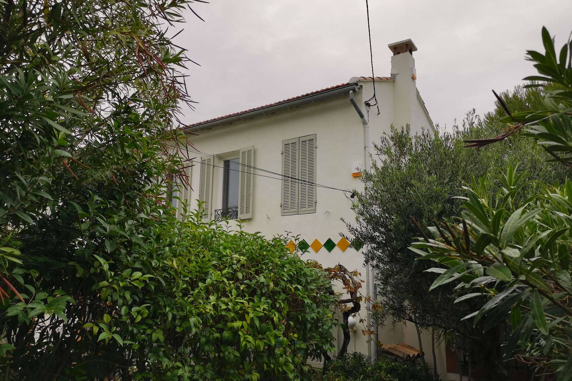 Ravalement de façades à l'enduit chaux Marmorino d'une maison de campagne aux Trois Lucs à Marseille (13012) - Chantier réalisé en 2019