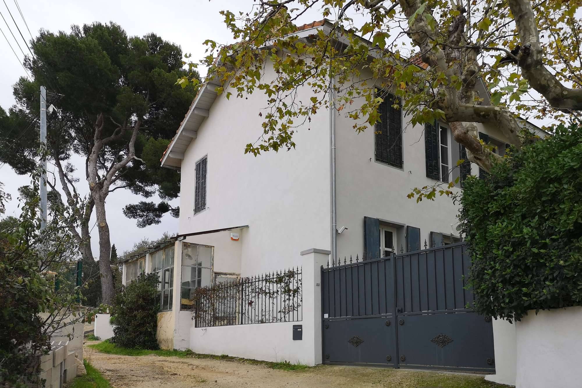 Ravalement de façades à l'enduit chaux Marmorino d'une villa aux Trois Lucs à Marseille (13012) - Chantier réalisé en 2019