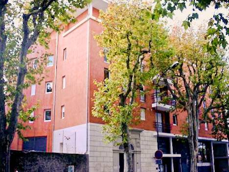 Ravalement des façades de l'École Jeanne d'Arc à Aix-en-Provence (13100) lait de chaux Bericalce Punto Calce sur enduit chaux Bericalce Marmorino