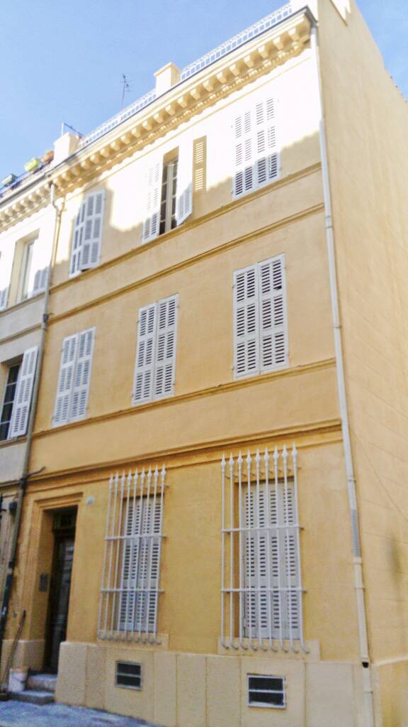 Ravalement de façades enduit chaux et lait de chaux d'une maison de ville à la Plaine - Marseille