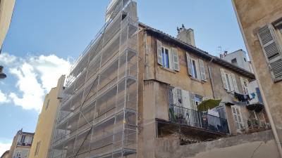 Ravalement de façades enduit chaux et lait de chaux d'une maison de ville à la Plaine - Marseille