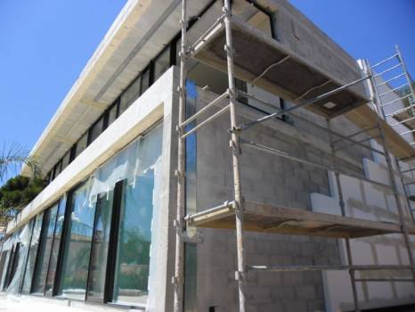 Isolation Thermique par l'Extérieur (ITE) finition stuc enduit chaux Marmorino d'une villa contemporaine à Sanary-sur-Mer (83110) - Architecte M. Rudy Ricciotti