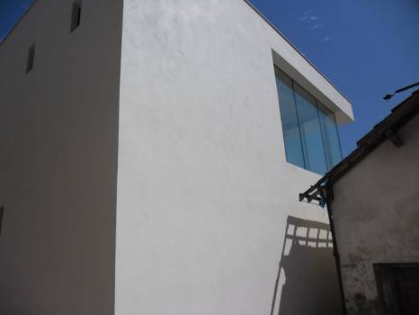 Isolation Thermique par l'Extérieur (ITE) finition stuc enduit chaux Marmorino d'une villa contemporaine à Sanary-sur-Mer (83110) - Architecte M. Rudy Ricciotti