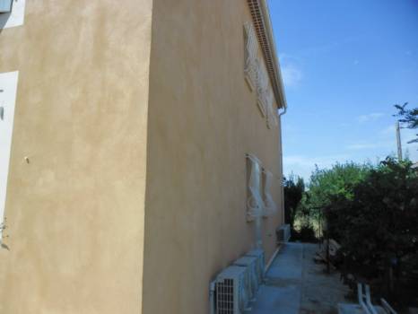 Enduit de façades sur une maison à Six Fours les Plages