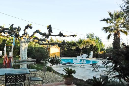 Luminosité et constrastes de couleurs pour cette villa d'Ollioules (83)