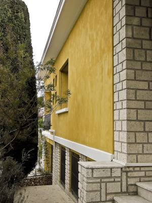 Ravalement de façades à l'enduit chaux Marmorino finition lissée d'une maison provençale à Aix-en-Provence (13100) - Chantier réalisé en 2012