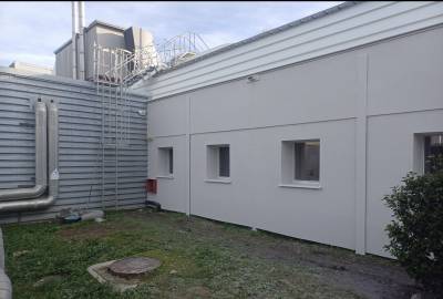 Réalisation d’une isolation thermique extérieur système vêture -ite sur bardage métallique 