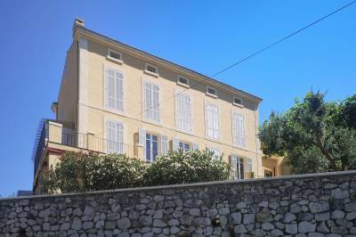 Réhabilitation d'une bastide provençale à Allauch (13190), ravalement de façades à l'enduit chaux NHL 3,5 et lait de chaux Punto Calce