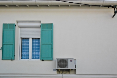 Intégration des fenêtres et du climatiseur dans l'ITE