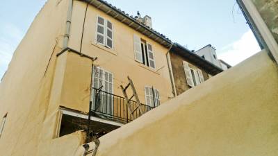 Ravalement de façades enduit chaux et lait de chaux d'une maison de ville à la Plaine - Marseille